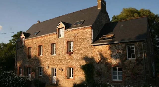 Le Moulin des Forges, Book Hotel Chammes 