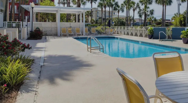 The Salty Dog on 30a: Modern Updates, 1 Minute to the Beach!, Rezerwuj Apartament Hotele w Emerald Coast z parkingiem, Parking