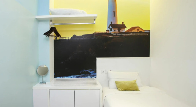 Single room J8 Hotel