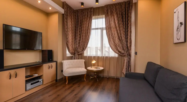 FM Luxury 2-BDR Apartment - Jazzy, Забронировать Апартаменты/квартира Апартаменты Софии, рядом с Королевский дворец, Апартаменты/квартира