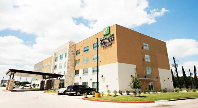 Люкс с 2 комнатами Holiday Inn Express & Suites Houston Southwest Galleria Area by IHG