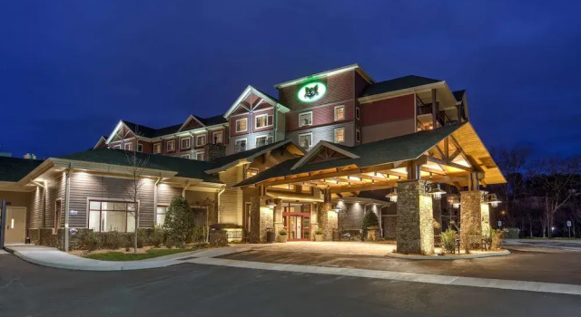 Grand Resort Hotel & Convention Center, Забронировать Курортный отель Курортные отели Пиджен-Фордж, рядом с Парк "Патриот", Курортный отель