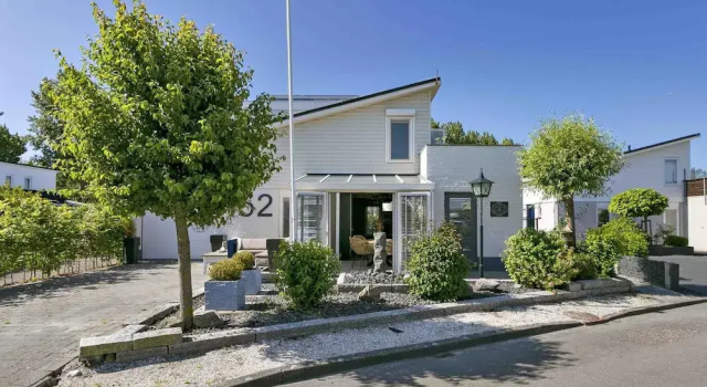 Коттедж Holiday Home near Sophia Beach and Marina