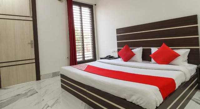 OYO 65596 Hotel Hira Ganga, Забронировать Отель Нагла-Димар штат Уттар-Прадеш