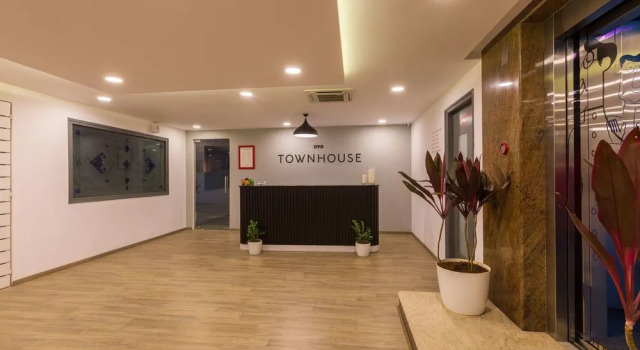 OYO Townhouse 025 Garuda Mall Bangalore, Забронировать Отель Отели Бангалора с завтраком, рядом с Hosmat Hospital, Завтраки