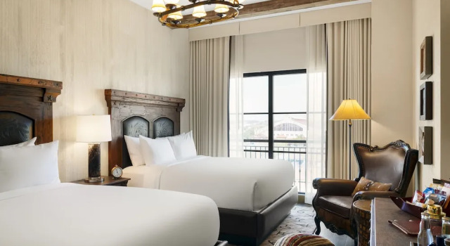 Четырёхместный номер Deluxe Hotel Drover, Autograph Collection
