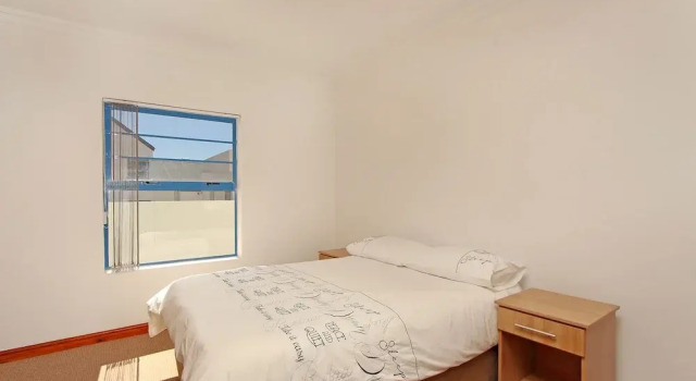 Oyster Retreat by HostAgents, Buchen Sie Ferienhaus Hotels in Langebaan mit Pool, Schwimmbad