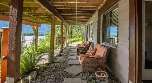 Номер Comfort The Fraser Rivers Edge B&B Lodge