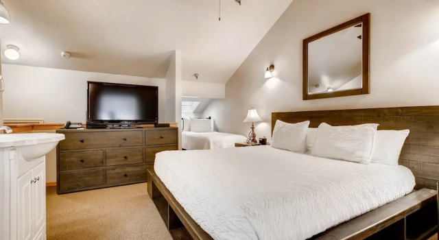 Powder Pointe 303b 1 Bedroom Condo by RedAwning