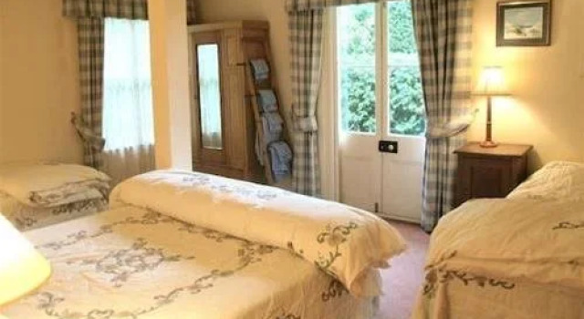 Capers Guesthouse, Barn and Cottage