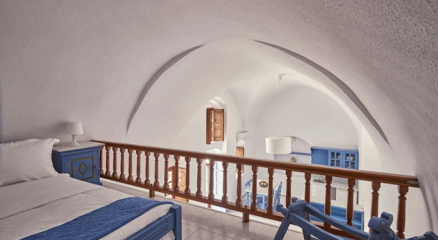 Семейный номер Standard Дуплекс с балконом и с видом на море Amphitheater Cave Houses