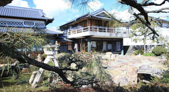 Okayama Guesthouse Igusa, Rezerwuj Hotel Hotele w Chugoku z parkingiem, Parking