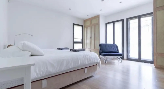 Family Apt & Garden in David's Village by FeelHome, Varaa Hotelli Jerusalem Jerusalem District