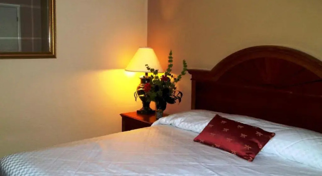 Номер Standard Crystal Cove Riverfront Resort
