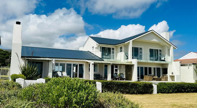 Shore's Edge cottage