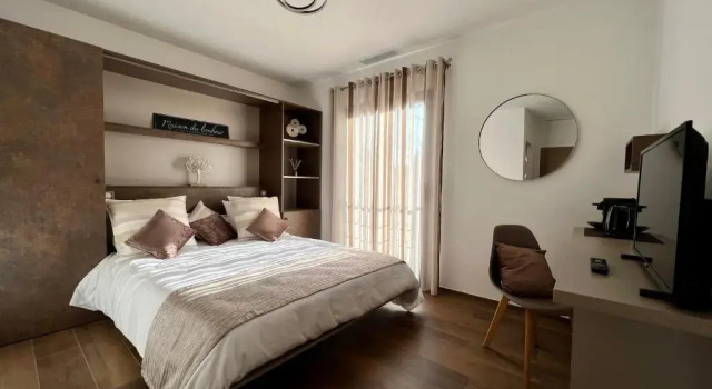Chambres d’hôtes Le Moment Pour Soi - Mougins, Забронировать Отель Отели Мужен с бассейном, Бассейн