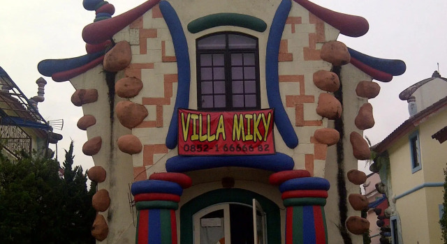 Villa Miky Kota Bunga Puncak Cianjur Bogor, Book Villa Puncak West Java