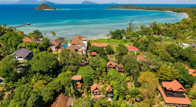 Люкс Good Time Sports Village Koh Mak