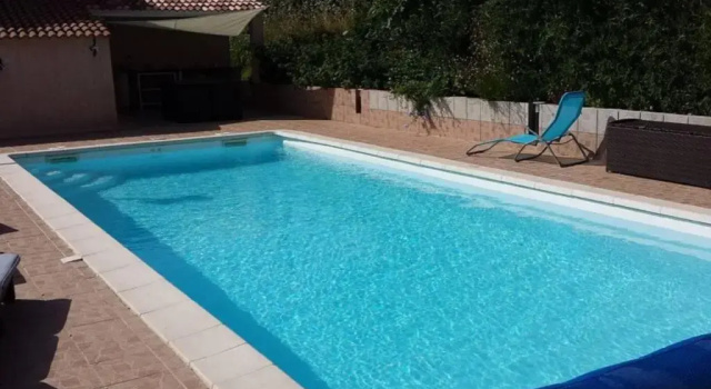 Pavillon T2 Proche Ville Dans Petite Residence, Réserver Hôtel Hôtels à Corse avec parking, Parking