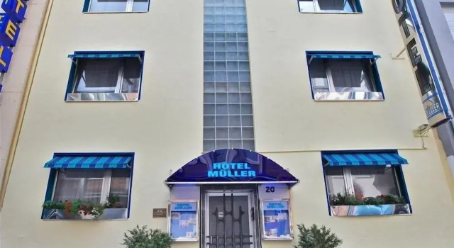 Hotel Müller Köln, Забронировать Отель Отели Старого города - Севера - Кельн 3 звезды, рядом с Cologne City Museum, 3*