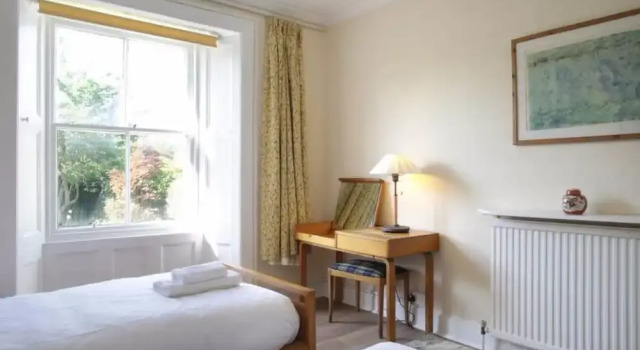 3 Bedroom Apartment With Private Entrance, Prenota Appartamento Edimburgo 