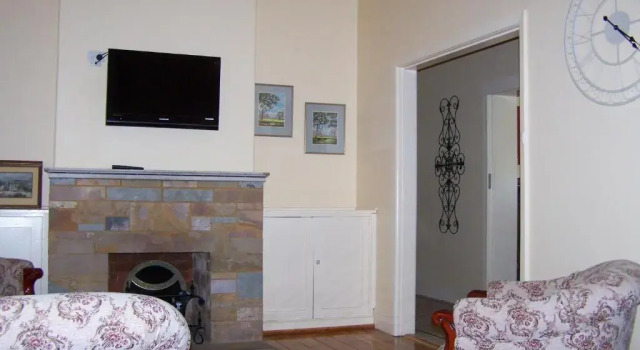 Suite RJ's Bed & Breakfast