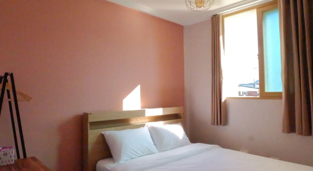 Hostel Espace, Забронировать Хостел Недорогие отели Чхунчхон, рядом с Западный рынок в Чхунчхоне, недорого