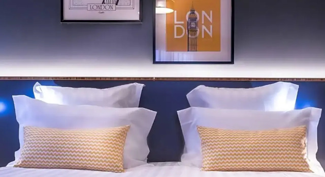 Номер Classic Best Western Plus Suitcase Paris La Défense