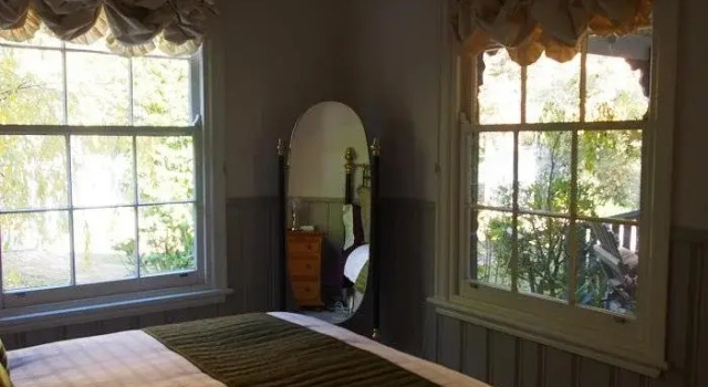 Bessie's Cottage, Book Vacation Home Bright 