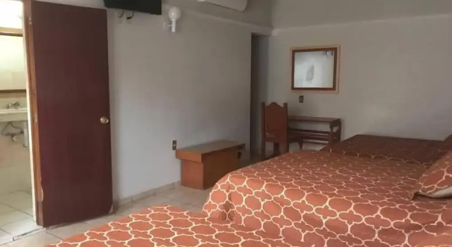 Трёхместный номер Standard Hotel Riviera