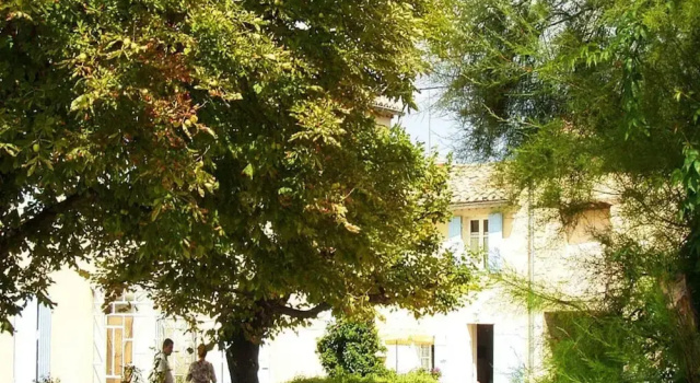 Апартаменты Sunny Provence Home With Terrace