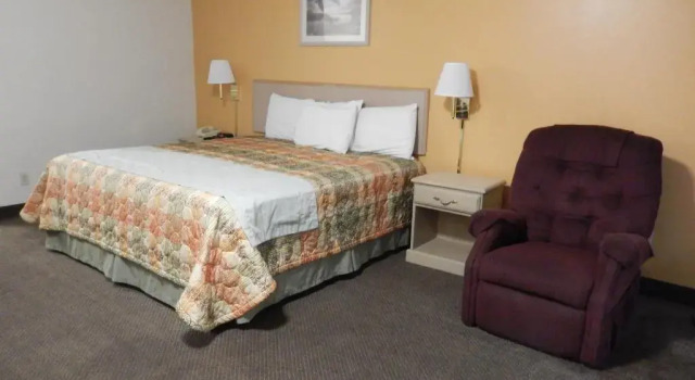 Standard Zimmer Executive Inn Pearsall