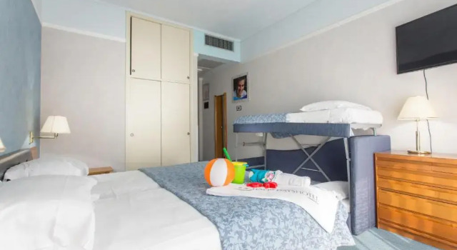 Четырёхместный номер Standard Hotel Esplanade