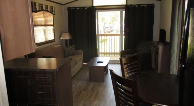 Pickerel Park RV Resort, Varaa Lomakeskus  