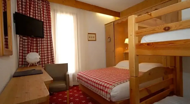 Семейный номер Standard с балконом Hôtel Le Sherpa Val Thorens