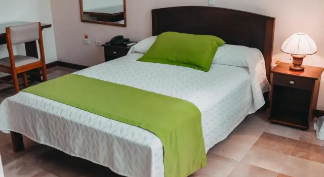 Полулюкс Hotel Arazá