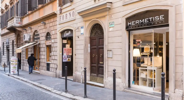 Charming 1BR in Trevi by Sonder, Prenota Hotel Trevi Roma