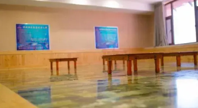 Linjiang Huayuan Hotel, Rezervovat Hotel Dunhua Jilin
