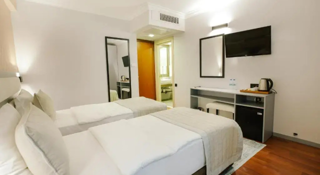 Deluxe Twin room Marble Hotel