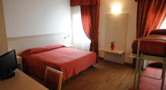 Четырёхместный номер Standard Hotel 5 Colonne