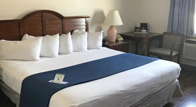 Baymont by Wyndham Sault Ste Marie MI, Забронировать Отель Отели и гостиницы Су-Сент-Мари, Отель