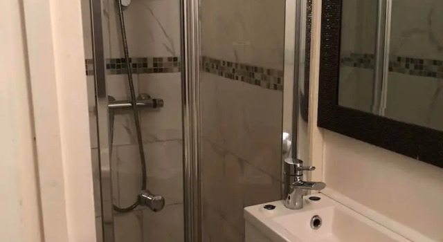 Номер Economy Tourian Lounge Hotel