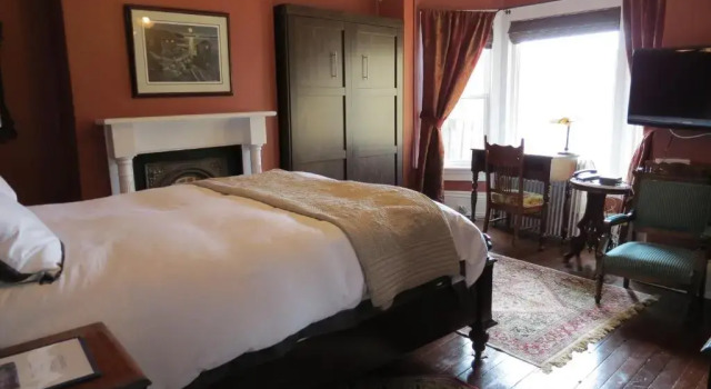 Номер Comfort The Roses Heritage Inn