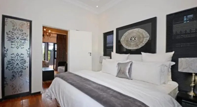 The Space Guest House, Забронировать Гостевой дом Мелвилл Йоханнесбург, рядом с Johannesburg Chamber of Commerce and Industry