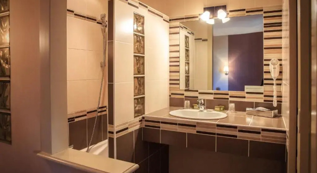 Двухместный номер Standard Hostellerie dHéloïse Logis