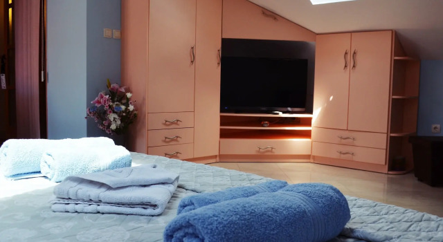 M & J Central Suites
