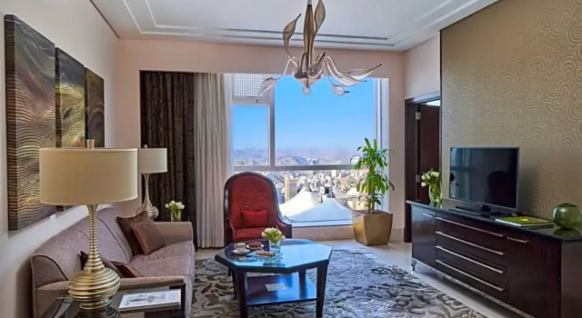 Двухместный полулюкс клубный Makkah Clock Royal Tower, A Fairmont Hotel