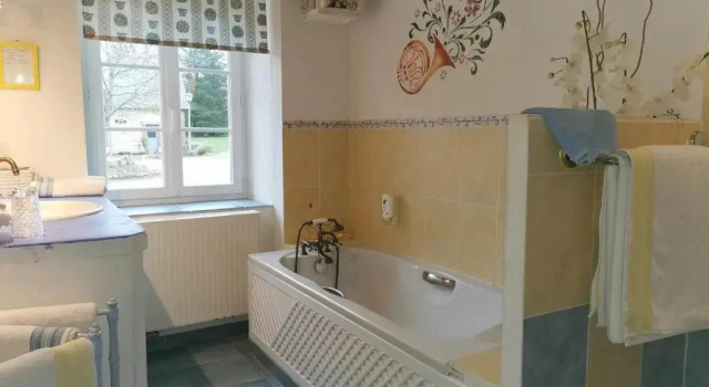 Chambres d'Hôtes Les Châtelains, Rezerwuj Hotel Hotele w Cher z parkingiem, Parking