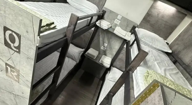 Standard Vierer Zimmer Dubai Hostel