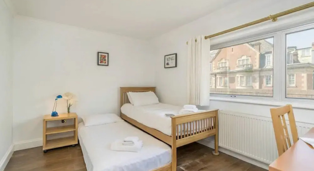 Elegant 3 Bedroom Flat Close to Kensington Garden, Забронировать Отель Отели Англии 3 звезды, 3*